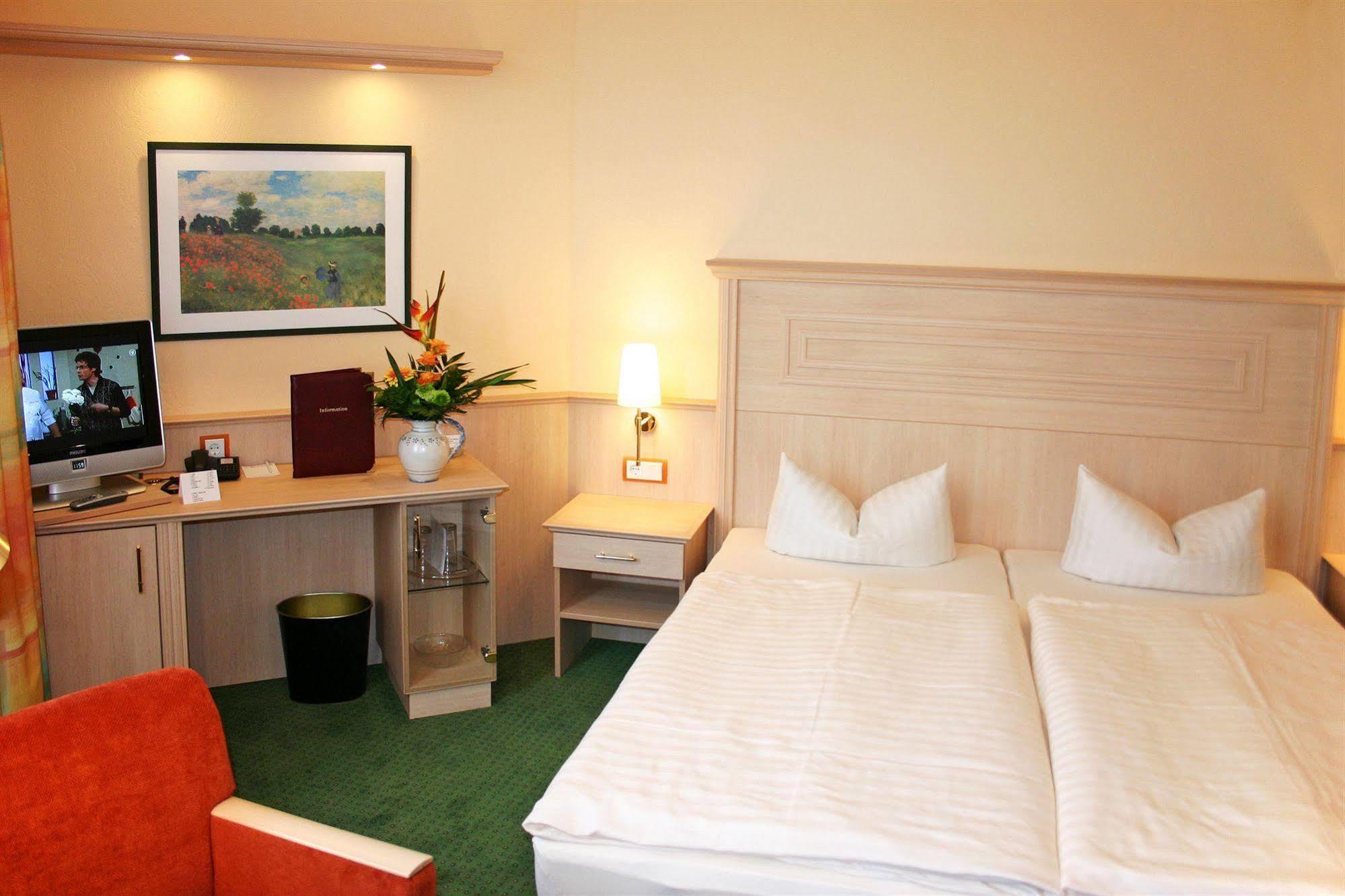 Duenenschloss Mit Private Hotel