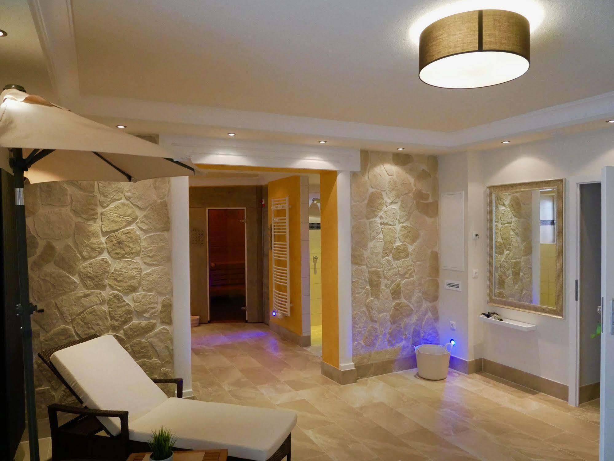 Duenenschloss Mit Private Hotel Zinnowitz